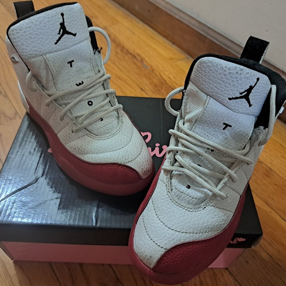 Girls Sneakers / SOLD